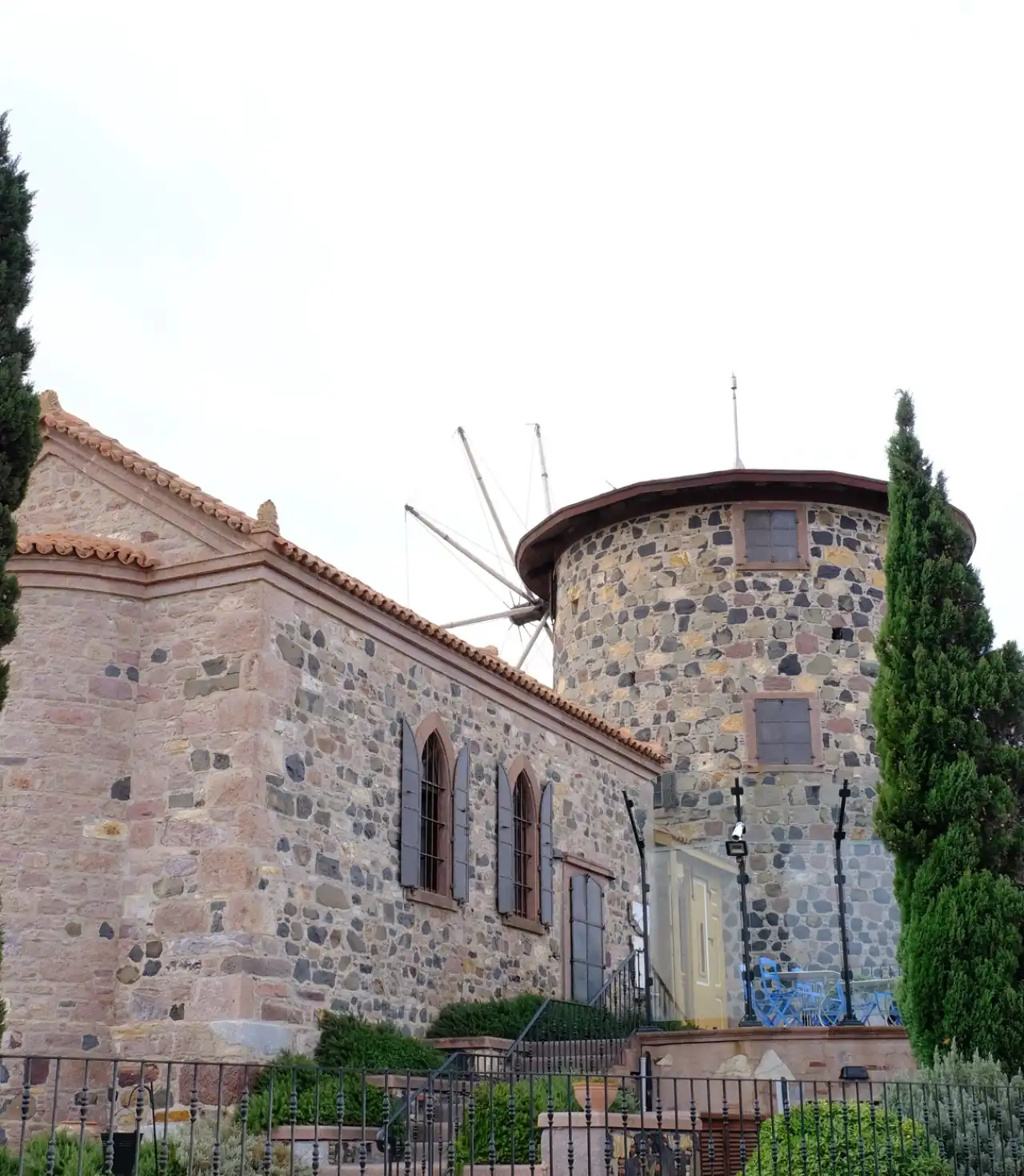 Kaz Dağları Trekking Turu Ağaçlar ve Bina