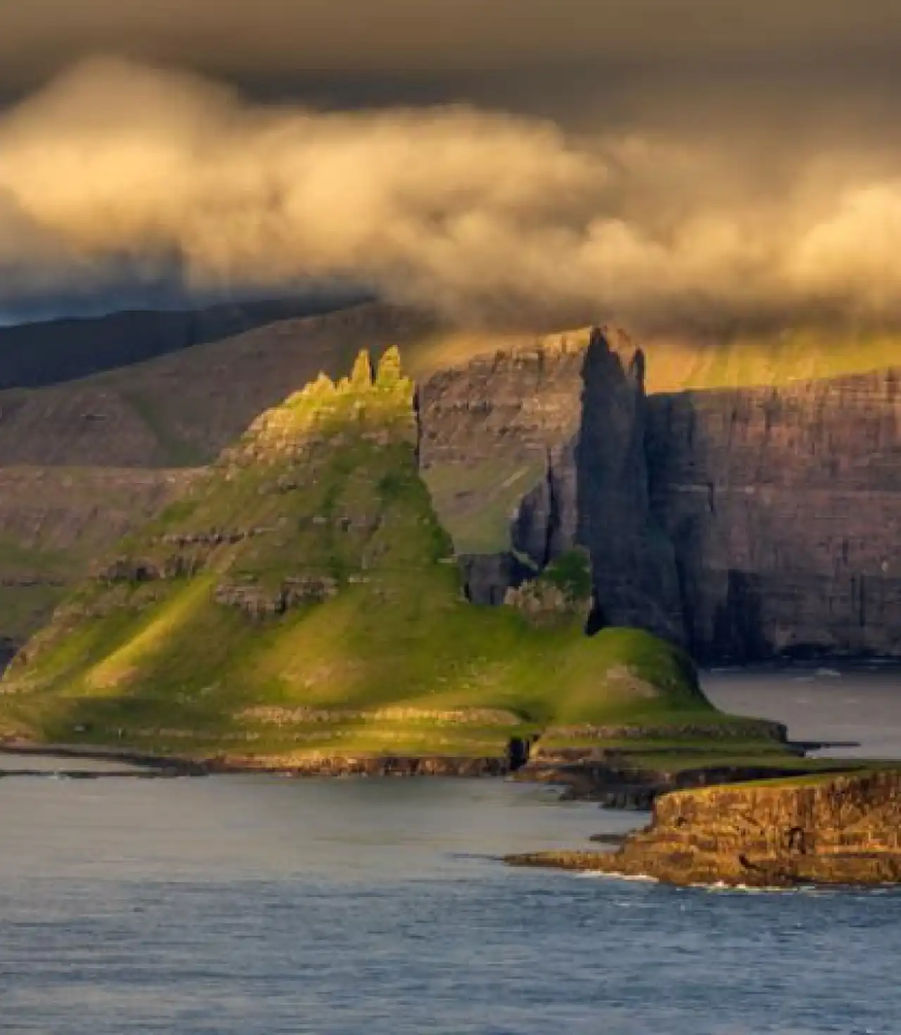 Kuzeyin Rüya Adaları 1: Faroe Adaları Turu Kuzeyin Rüya Adaları 1: Faroe Adaları Sisli Dağlar