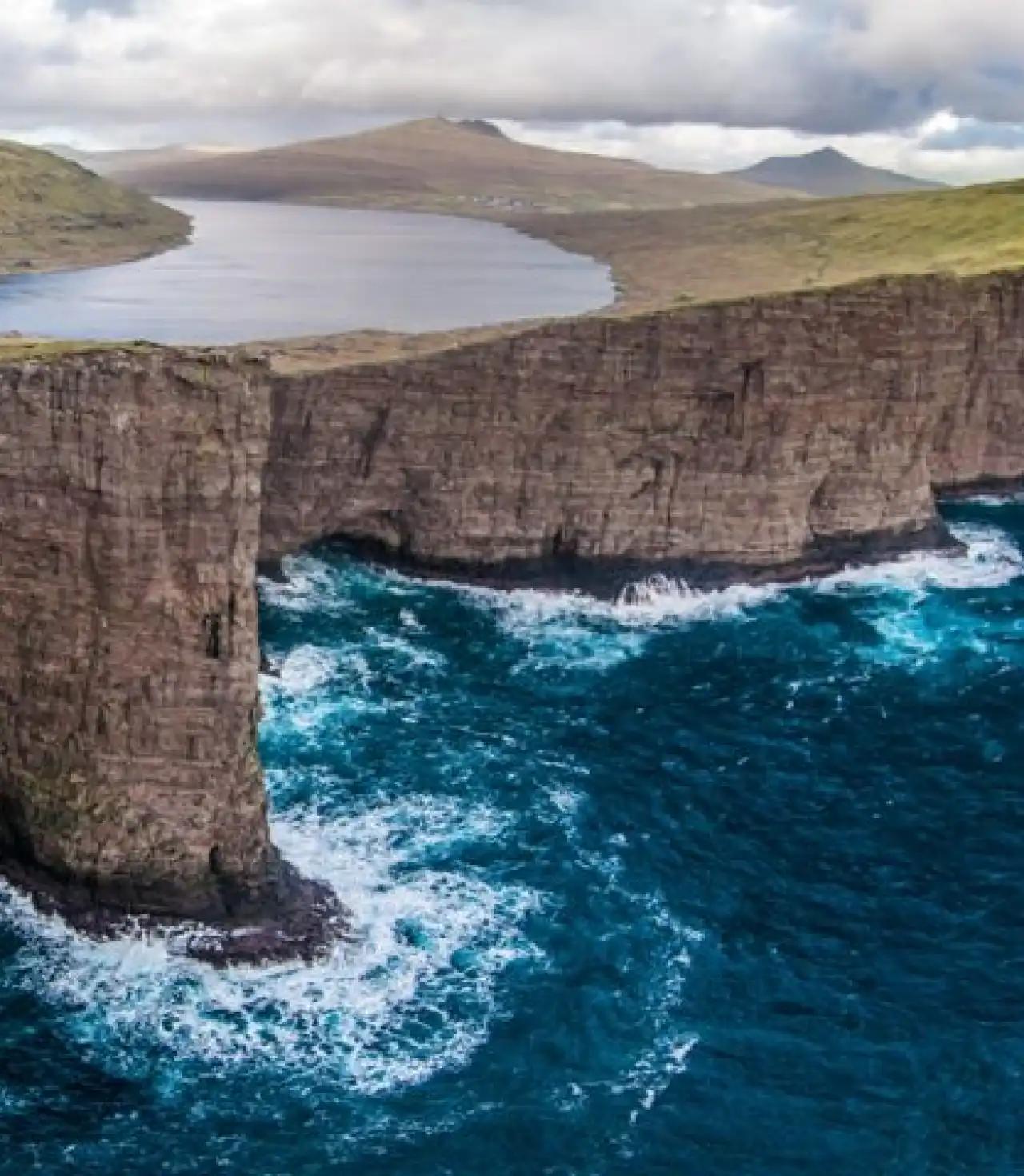 Kuzeyin Rüya Adaları 1: Faroe Adaları Turu Kuzeyin Rüya Adaları 1: Faroe Adaları Dalgalar ve Dağlar