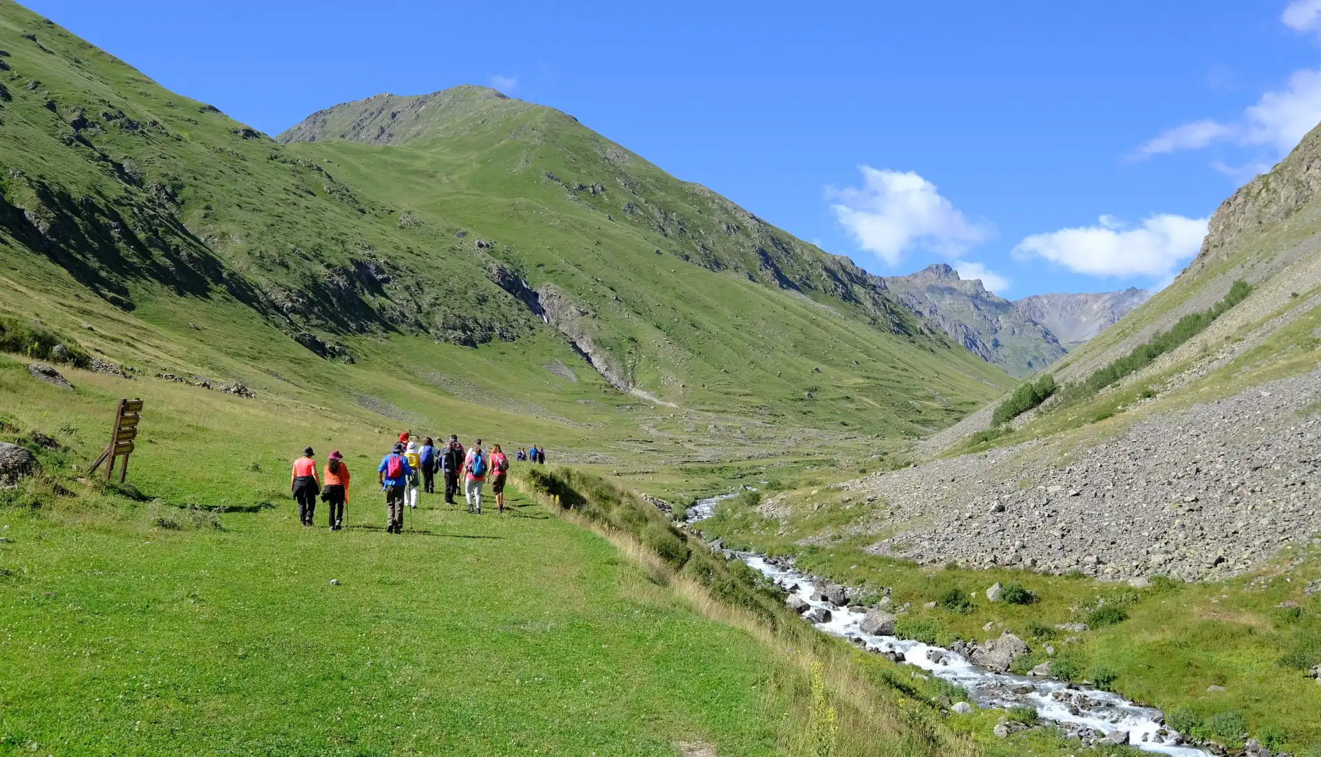 Trans Yayla Turu Akan Su