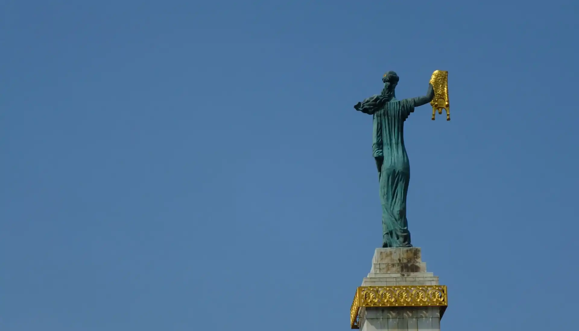 Premium Gürcistan Bsatum Svaneti Mestia Turu Macerası: Batum, Mestia, Ushguli ve Svaneti Turu Gökyüzü