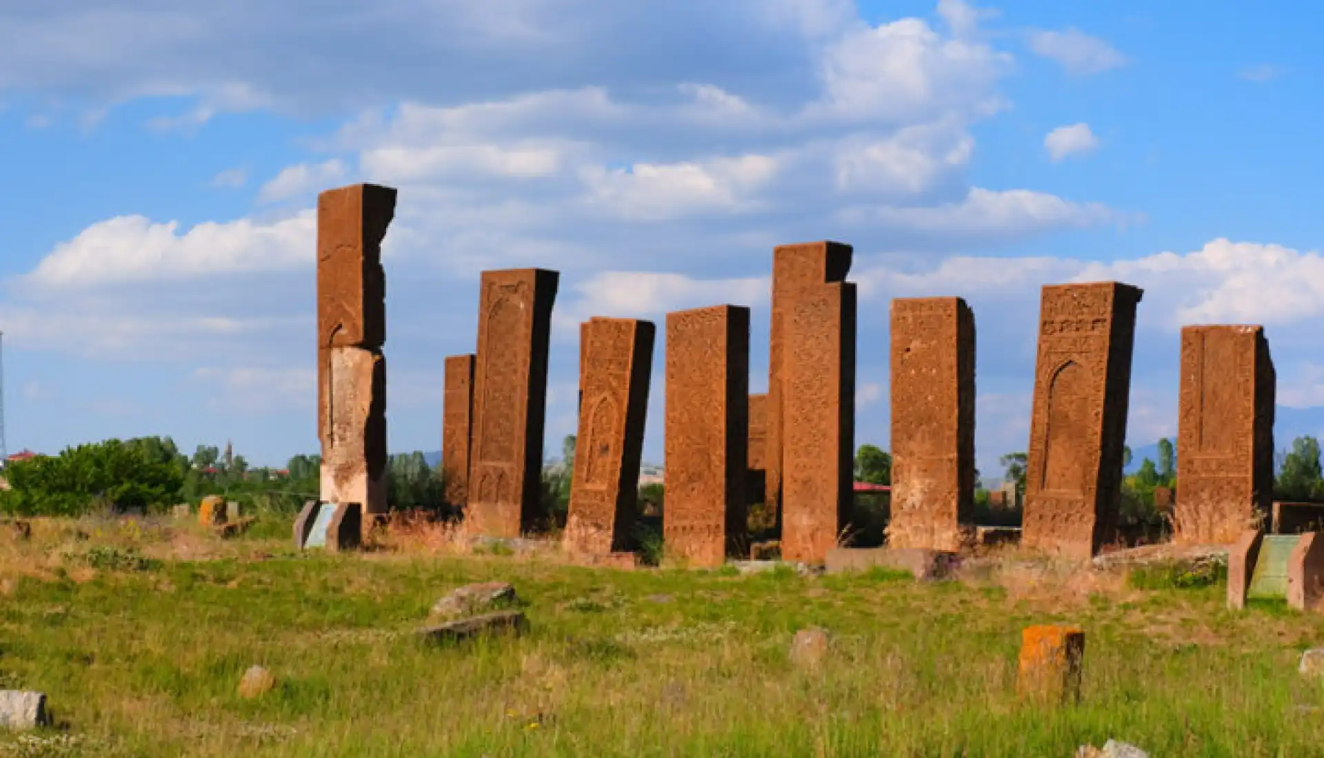 Sütunlar ve gökyüzü