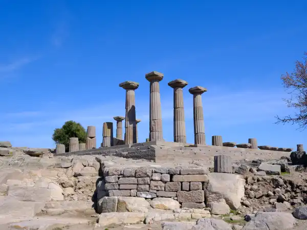 Kaz Dağları'nda Trekking Sütunlar ve Gökyüzü