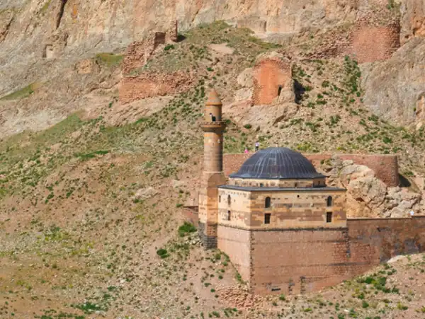 Ani Harabeleri’nden Ahlat ve Akdamar’a Doğu Anadolu Turu