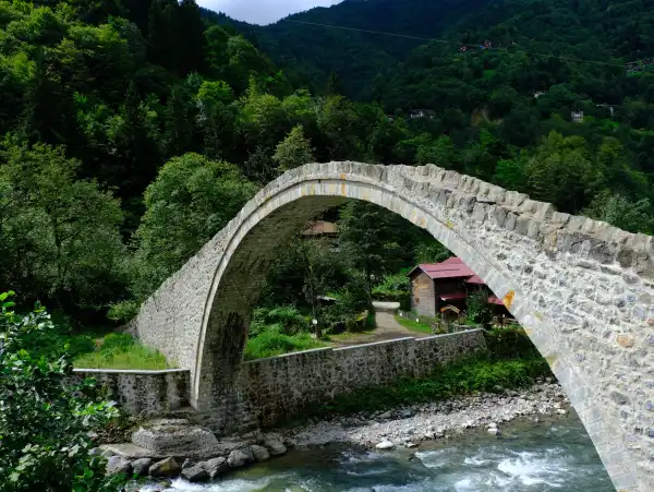 Tüm Doğu Karadeniz ve Gürcistan Turu Fırtına Vadisi kemer köprüler