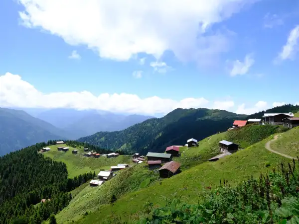 Premium Doğu Karadeniz Turu (4 Gece 5 Gün) Dağ evleri