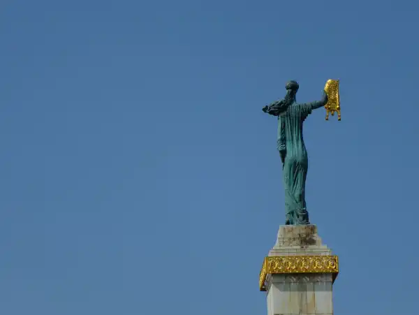 Batum Şehir Merkezi Gürcistan Macerası: Batum, Mestia, Ushguli ve Svaneti Turu Heykel