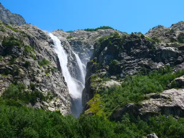 Swdurgwa Şelalesi Gürcistan Macerası: Batum, Mestia, Ushguli ve Svaneti Turu Şelale