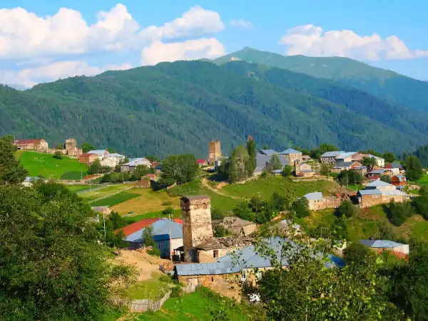 Özgün Gürcü Köyleri Premium Gürcistan Bsatum Svaneti Mestia Turu Macerası: Batum, Mestia, Ushguli ve Svaneti Turu Gökyüzü
