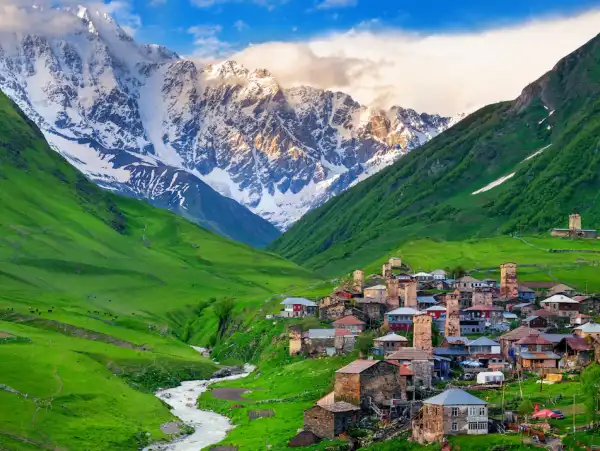 Ushguli Premium Gürcistan Bsatum Svaneti Mestia Turu Macerası: Batum, Mestia, Ushguli ve Svaneti Turu Gökyüzü