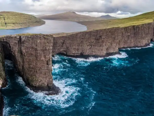 Kuzeyin Rüya Adaları 1: Faroe Adaları Turu Kuzeyin Rüya Adaları 1: Faroe Adaları Dalgalar ve Dağlar