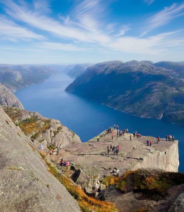 ノルウェーのフィヨルドとプレーケストーレンツアー