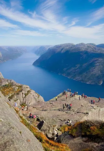 ノルウェーのフィヨルドとプレーケストーレンツアー