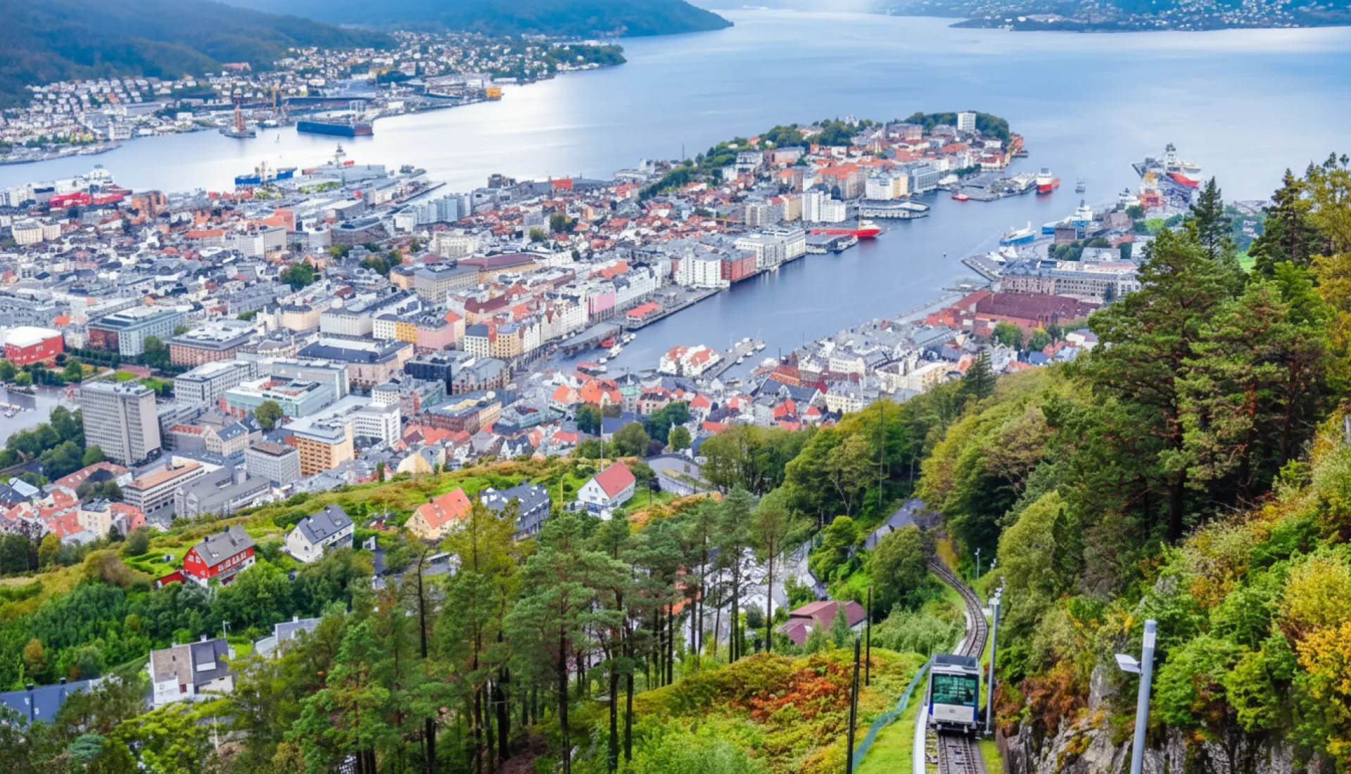 ノルウェーのフィヨルドとプレーケストーレンツアー