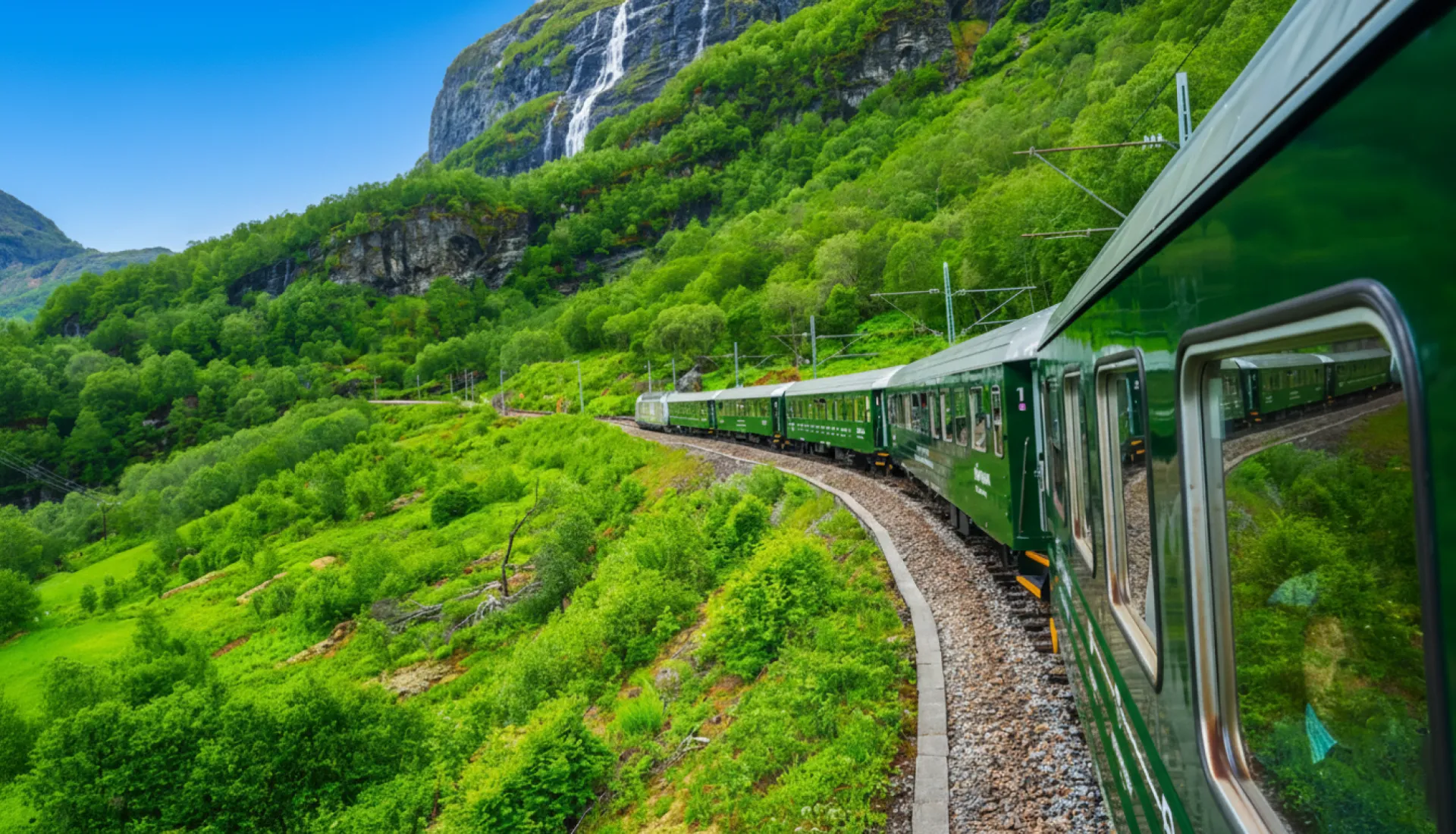 ノルウェーのフィヨルドとプレーケストーレンツアー