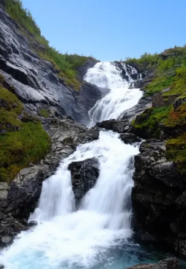 ノルウェーのフィヨルドとプレーケストーレンツアー