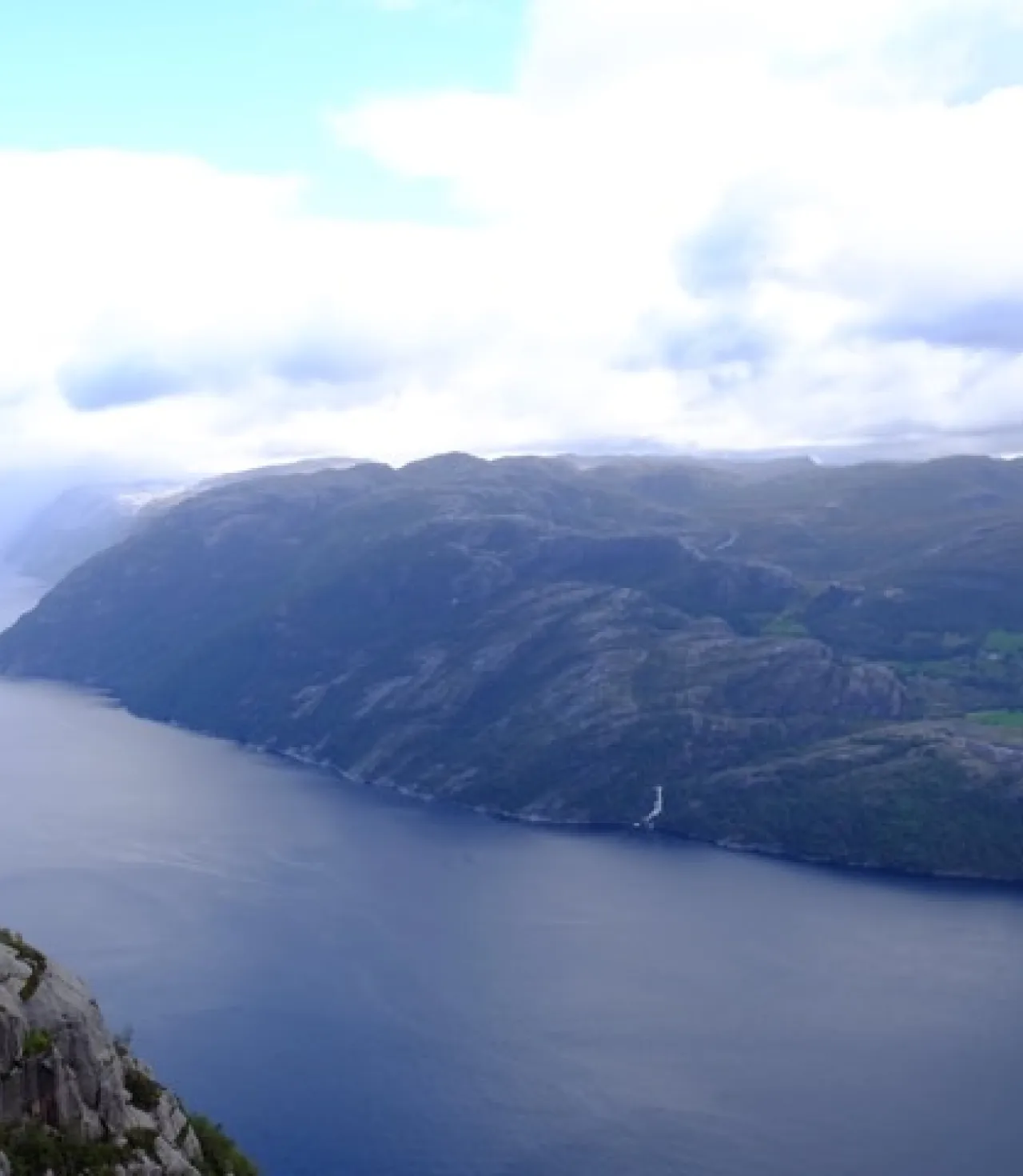 Norveç Fiyortları ve Preikestolen Turu