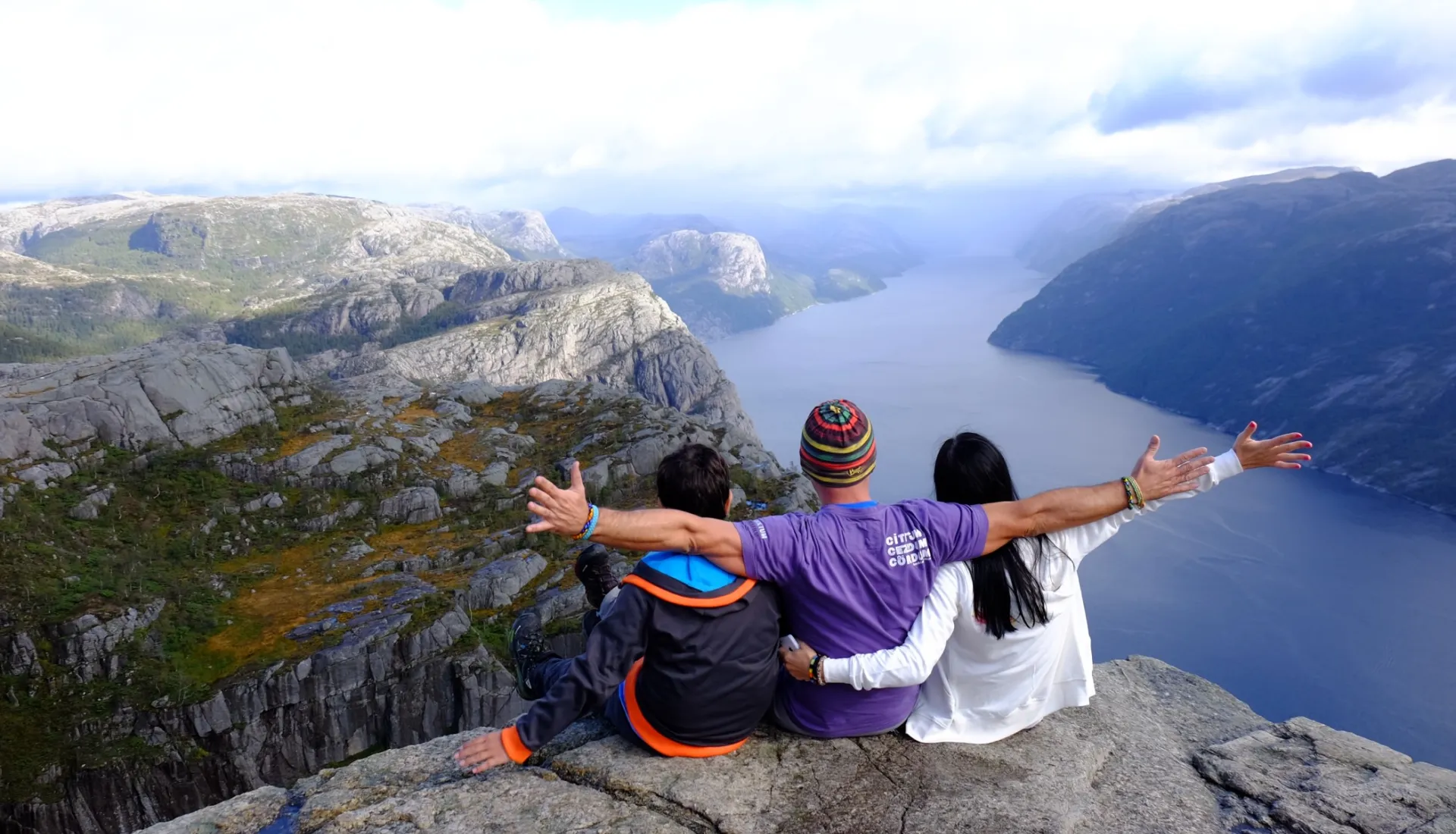 Norveç Fiyortları ve Preikestolen Turu