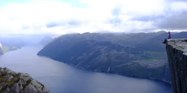 Norveç Fiyortları ve Preikestolen Turu