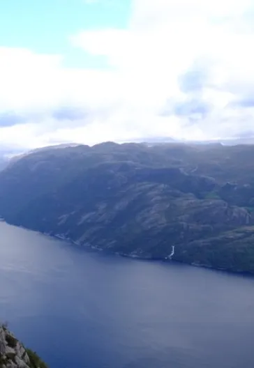 Norveç Fiyortları ve Preikestolen Turu