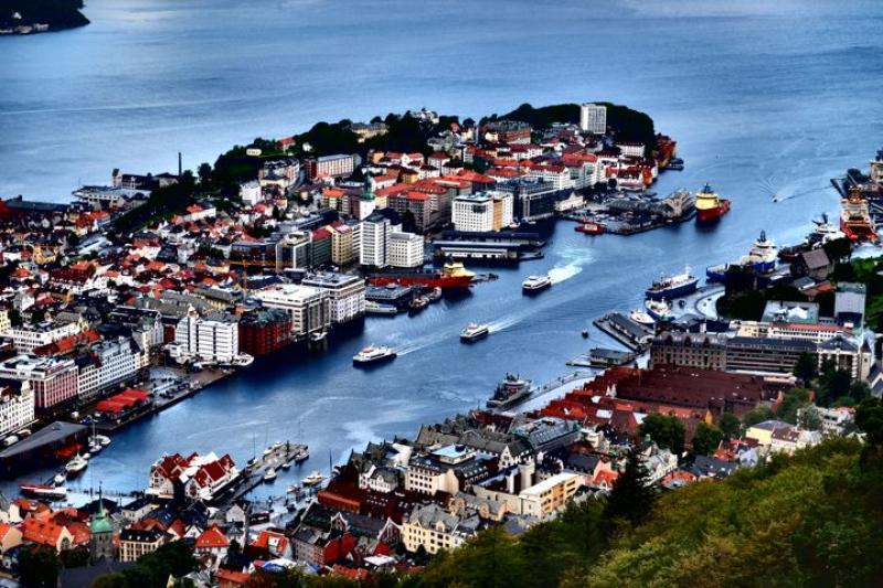 Norveç Fiyortları ve Preikestolen Turu