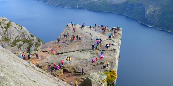 Norveç Fiyortları ve Preikestolen Turu