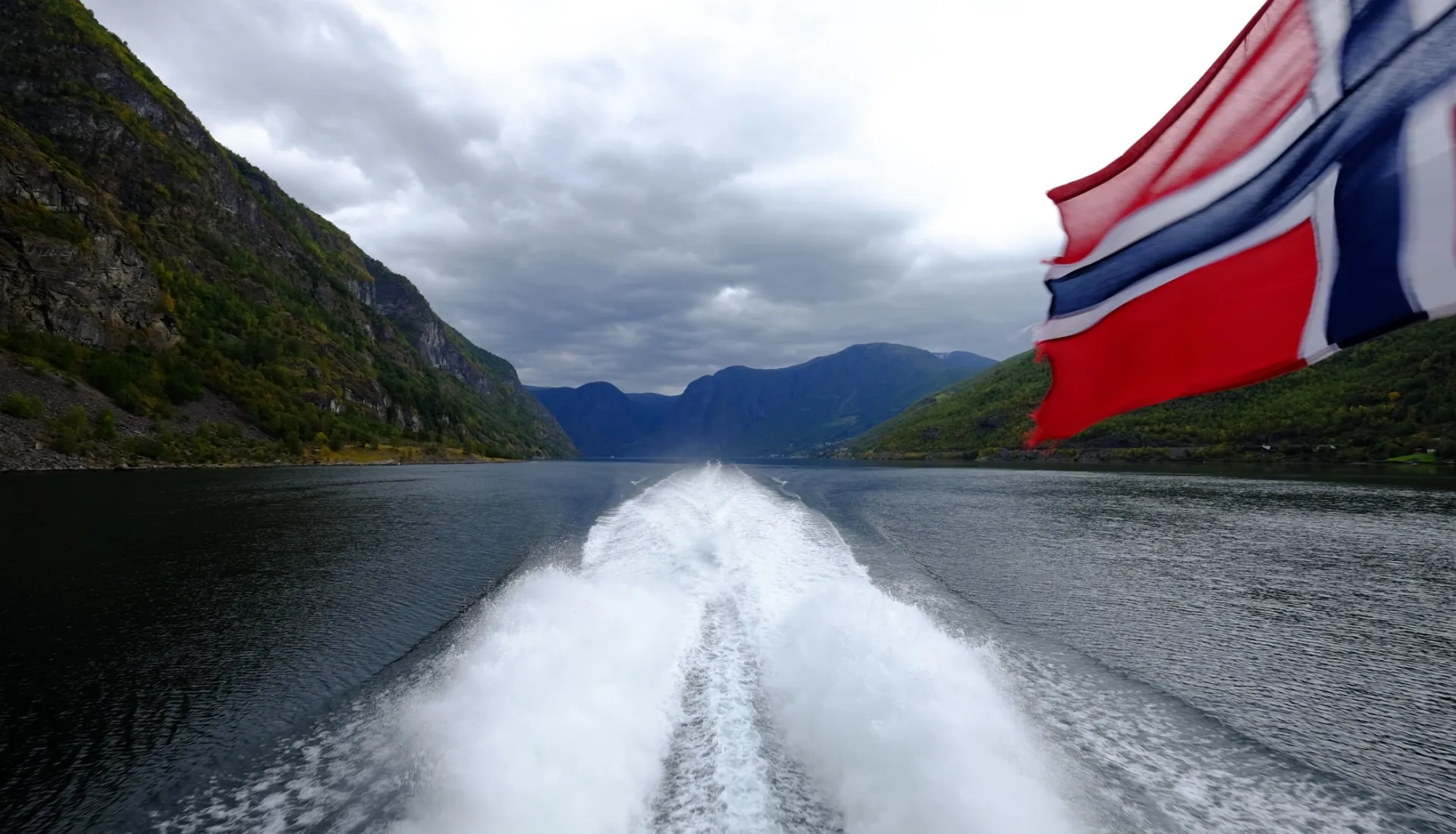 Norveç Fiyortları ve Preikestolen Turu