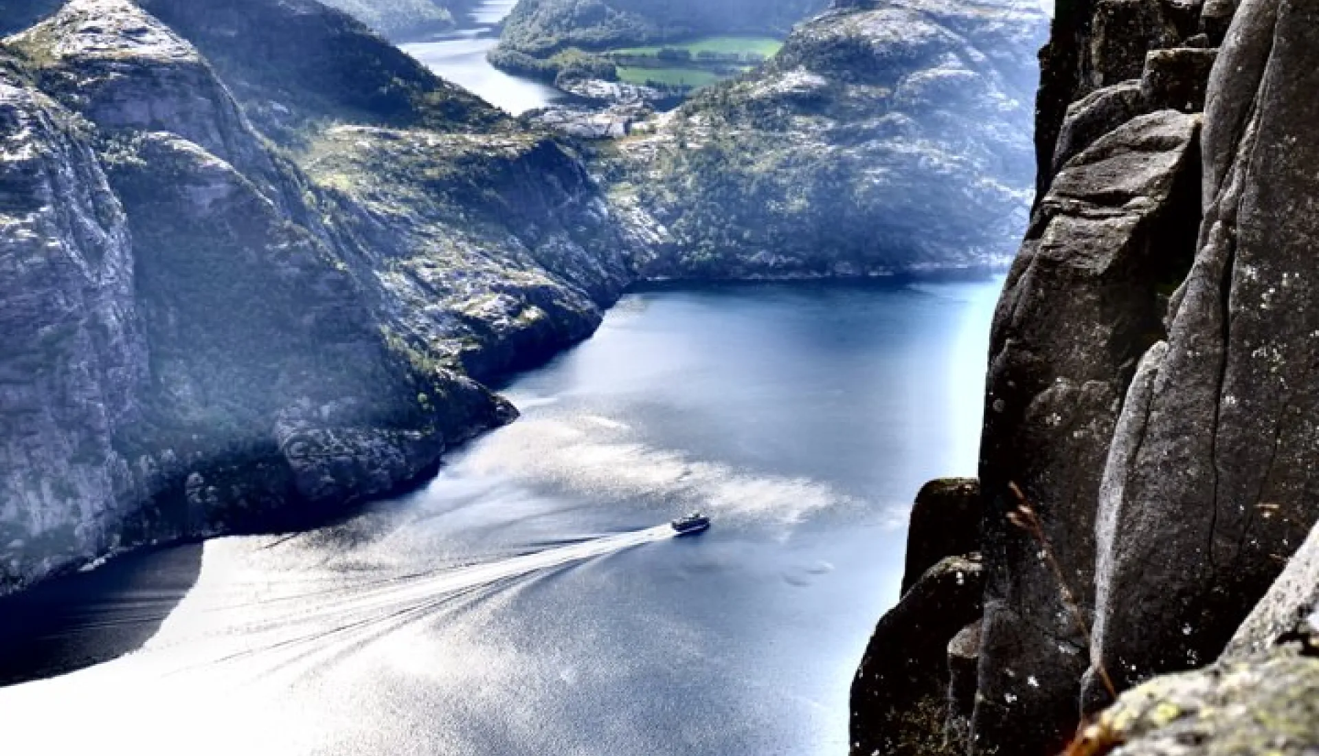 Norveç Fiyortları ve Preikestolen Turu