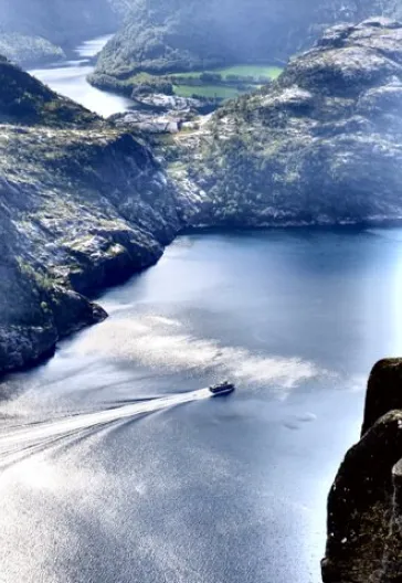 Norveç Fiyortları ve Preikestolen Turu