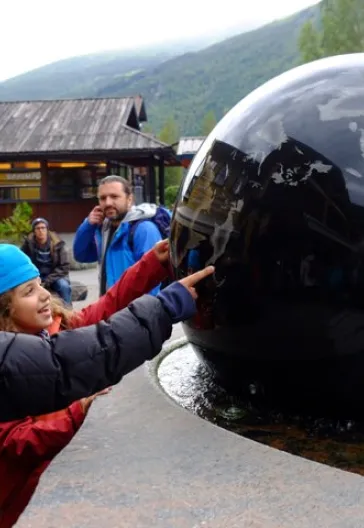 Norveç Fiyortları ve Preikestolen Turu