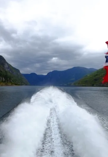 Norveç Fiyortları ve Preikestolen Turu