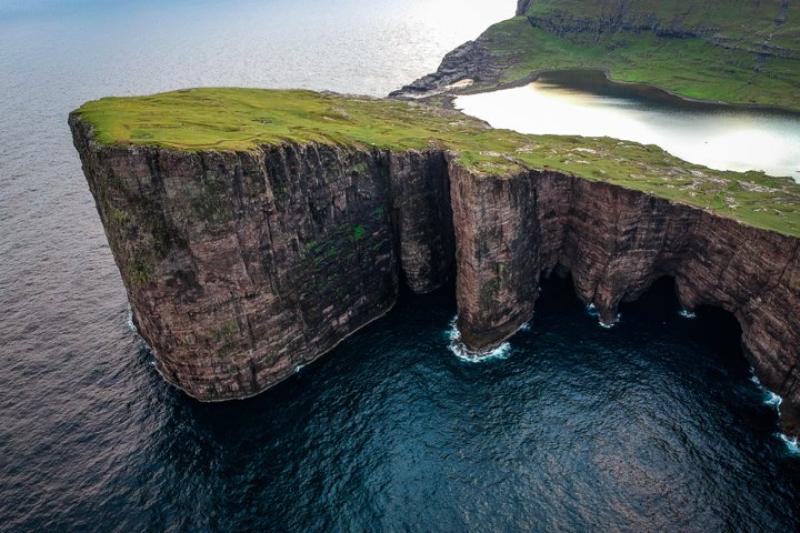 Kalsoy Adası, Kallur Deniz Feneri, Mıkladalur, Torshavn