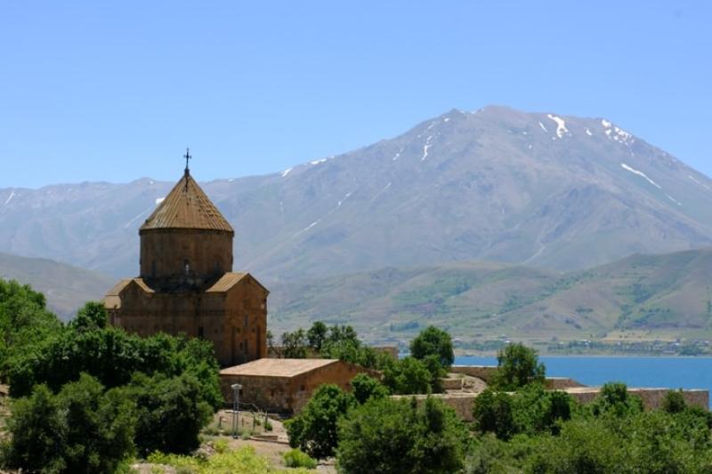 Iğdır, Ağrı Dağı, Doğubayazıt, İshak Paşa Sarayı, Tendürek Dağı, Muradiye Şelalesi, Van