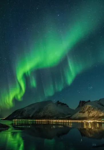 飛行機で行くアイスランド北極光ツアー（4泊5日）