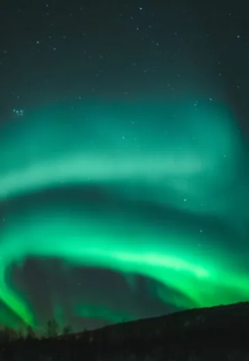 飛行機で行くアイスランド北極光ツアー（4泊5日）