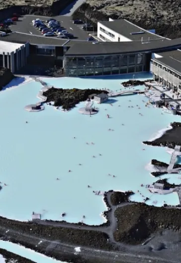 飛行機で行くアイスランド北極光ツアー（4泊5日）