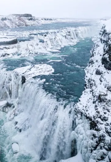 飛行機で行くアイスランド北極光ツアー（4泊5日）