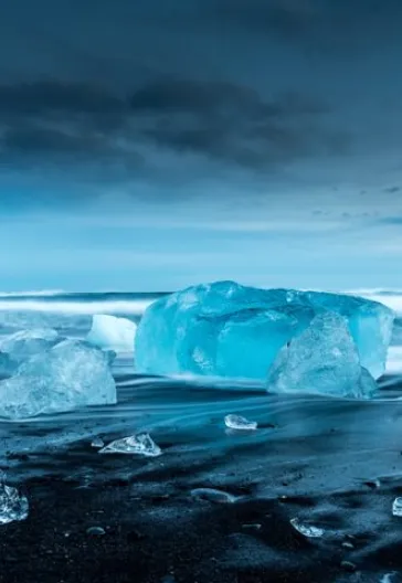 飛行機で行くアイスランド北極光ツアー（4泊5日）