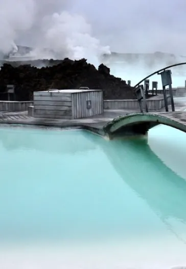 飛行機で行くアイスランド北極光ツアー（4泊5日）