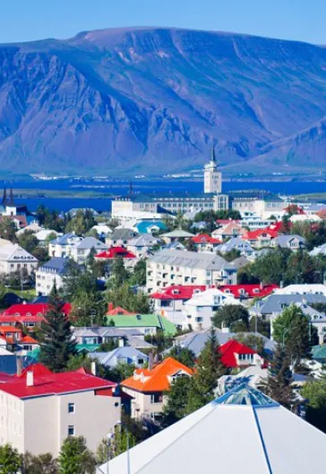 飛行機で行くアイスランド北極光ツアー（4泊5日）