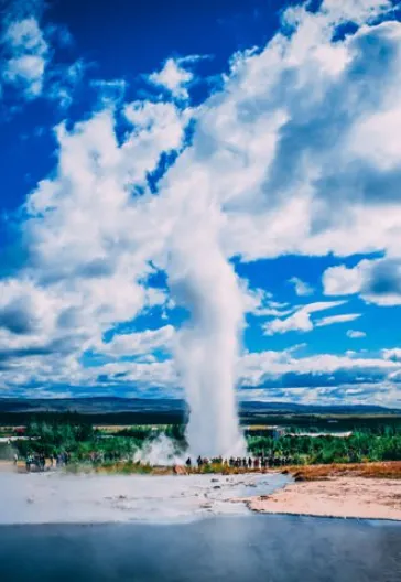飛行機で行くアイスランド北極光ツアー（4泊5日）