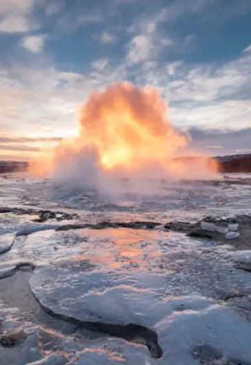 飛行機で行くアイスランド北極光ツアー（4泊5日）