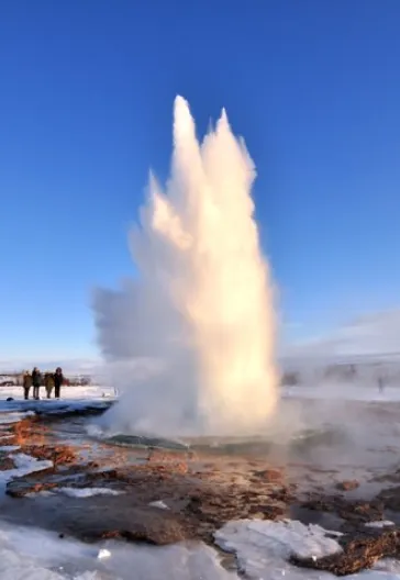 飛行機で行くアイスランド北極光ツアー（4泊5日）