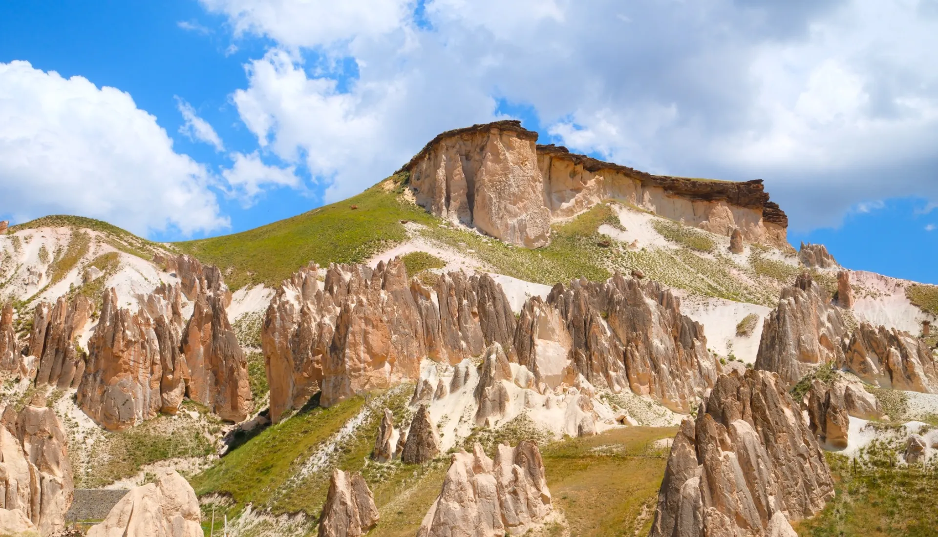 Dağların Arasında Hakkari Turu