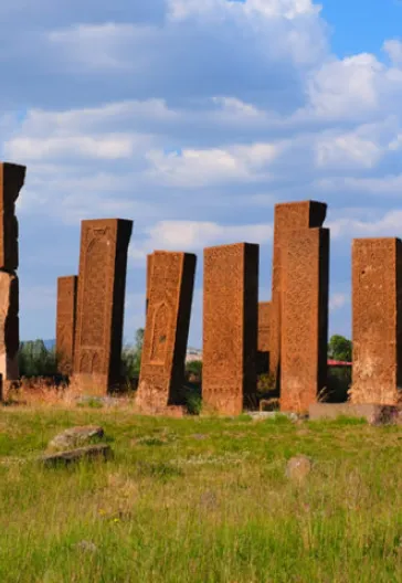 アニ遺跡からアフラトとアクダマルへの東アナトリアツアー
