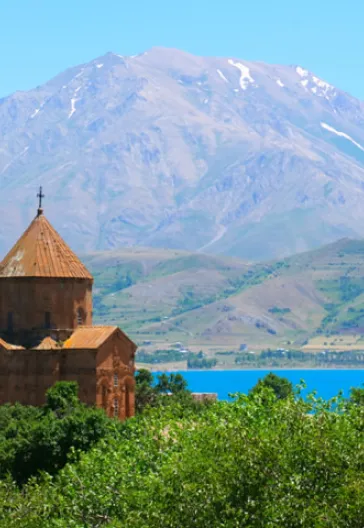 アニ遺跡からアフラトとアクダマルへの東アナトリアツアー