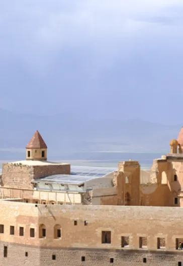 アニ遺跡からアフラトとアクダマルへの東アナトリアツアー