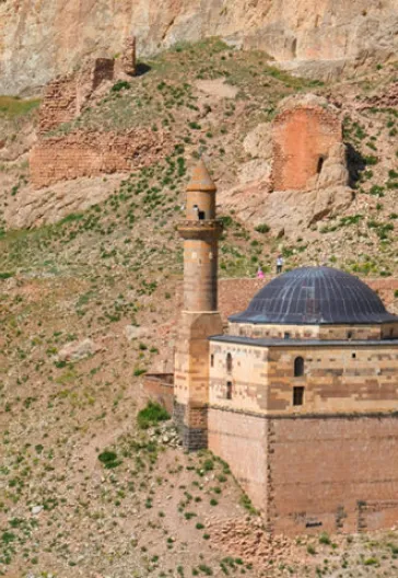 アニ遺跡からアフラトとアクダマルへの東アナトリアツアー
