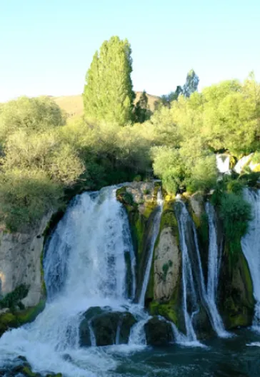 アニ遺跡からアフラトとアクダマルへの東アナトリアツアー