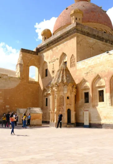 アニ遺跡からアフラトとアクダマルへの東アナトリアツアー